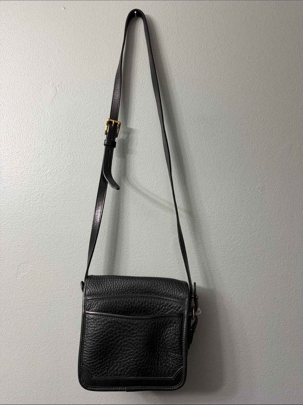 vintage Dooney & Bourke Small Surrey Shoulder Bag in black pebbled leather - Picture 5 of 8